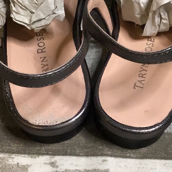Taryn Rose Dark Silver & Rhinestone Sandals Sz 9 - Picture 11 of 13